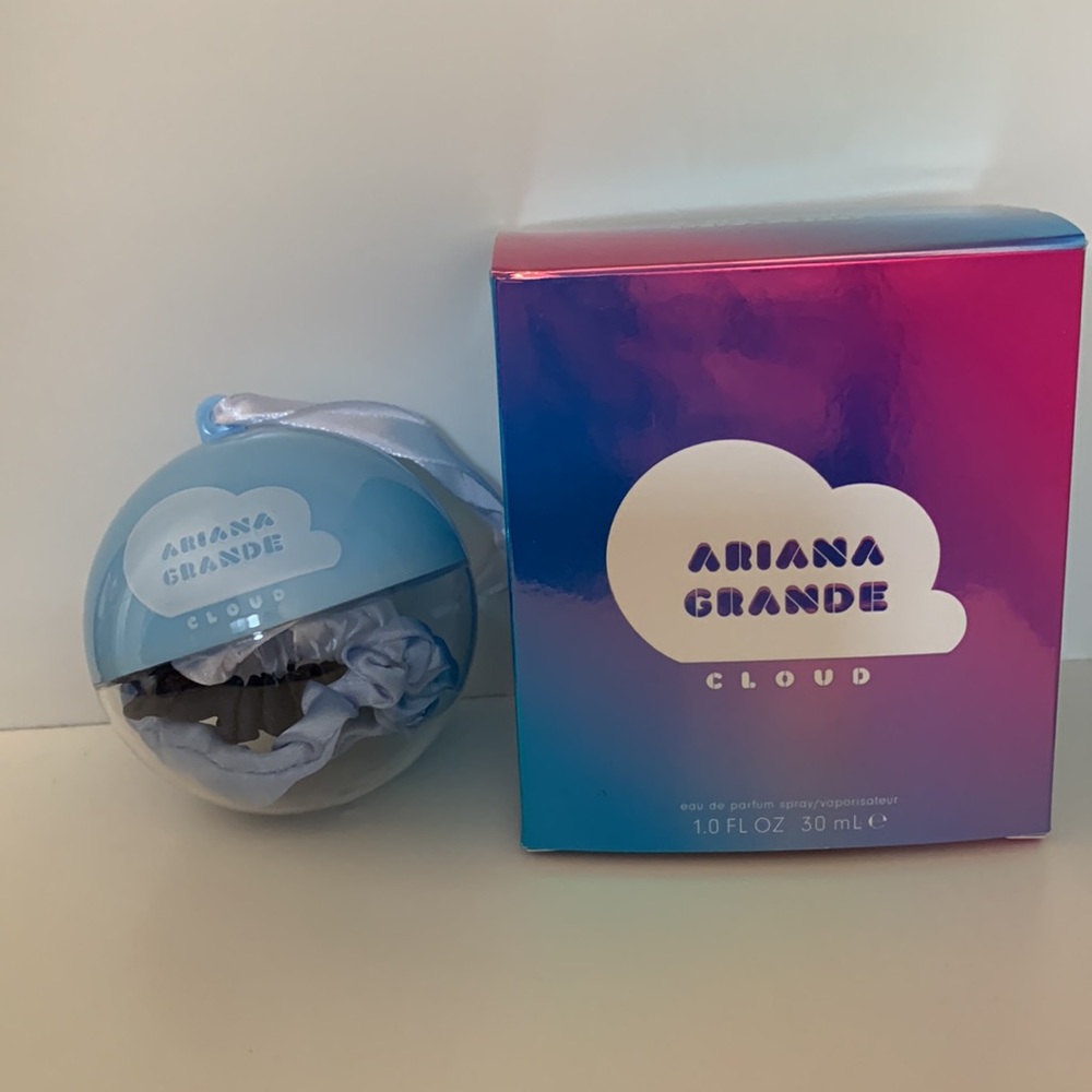 Ariana Grande cloud perfume